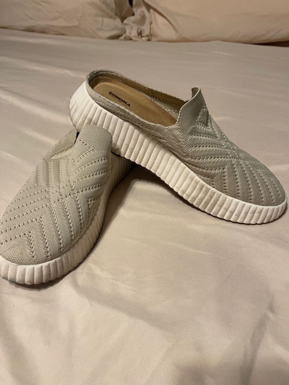 Sonoma Women's Slip-On Knit Sneakers in Light Gray and White